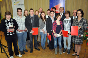 SPD verleiht „Jugend Aktiv“ Preis an ehrenamtlich engagierte Jugendliche. Politiker von Land und Region gratulieren